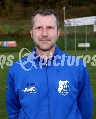 Fussball 2. Klasse D. Trainer Manfred Ploesch (Lavamuend). Lavamuend, am 19.10.2013.
Foto: Kuess
---
pressefotos, pressefotografie, kuess, qs, qspictures, sport, bild, bilder, bilddatenbank