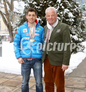 Nordische Kombination. Junioren WM. Empfang des dreifachen Goldmedaillengewinner Philipp Orter. Reinhard Tellian, Philipp Orter. Klagenfurt, 4.2.2014.
Foto: Kuess
---
pressefotos, pressefotografie, kuess, qs, qspictures, sport, bild, bilder, bilddatenbank