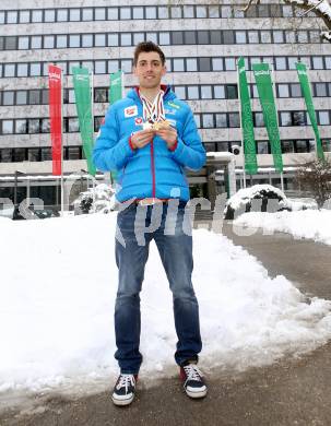 Nordische Kombination. Junioren WM. Empfang des dreifachen Goldmedaillengewinner Philipp Orter. Philipp Orter. Klagenfurt, 4.2.2014.
Foto: Kuess
---
pressefotos, pressefotografie, kuess, qs, qspictures, sport, bild, bilder, bilddatenbank