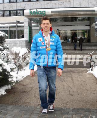 Nordische Kombination. Junioren WM. Empfang des dreifachen Goldmedaillengewinner Philipp Orter. Philipp Orter. Klagenfurt, 4.2.2014.
Foto: Kuess
---
pressefotos, pressefotografie, kuess, qs, qspictures, sport, bild, bilder, bilddatenbank