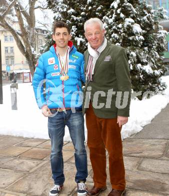 Nordische Kombination. Junioren WM. Empfang des dreifachen Goldmedaillengewinner Philipp Orter. Reinhard Tellian, Philipp Orter. Klagenfurt, 4.2.2014.
Foto: Kuess
---
pressefotos, pressefotografie, kuess, qs, qspictures, sport, bild, bilder, bilddatenbank