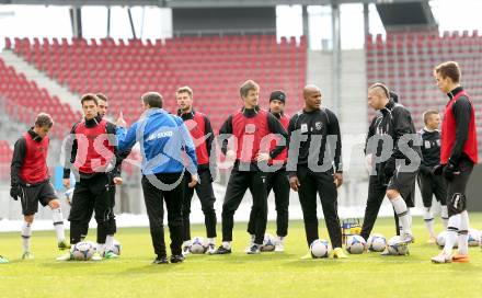 Fussball Bundesliga. Training WAC. Klagenfurt, am 7.2.2014.
Foto: Kuess

---
pressefotos, pressefotografie, kuess, qs, qspictures, sport, bild, bilder, bilddatenbank