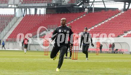 Fussball Bundesliga. Training WAC. Klagenfurt, am 7.2.2014. Silvio Carlos de Oliveira. 
Foto: Kuess

---
pressefotos, pressefotografie, kuess, qs, qspictures, sport, bild, bilder, bilddatenbank