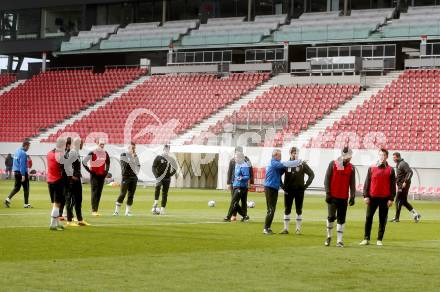 Fussball Bundesliga. Training WAC. Klagenfurt, am 7.2.2014.
Foto: Kuess

---
pressefotos, pressefotografie, kuess, qs, qspictures, sport, bild, bilder, bilddatenbank