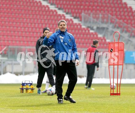 Fussball Bundesliga. Training WAC. Klagenfurt, am 7.2.2014. Trainer Dietmar Kuehbauer.
Foto: Kuess

---
pressefotos, pressefotografie, kuess, qs, qspictures, sport, bild, bilder, bilddatenbank