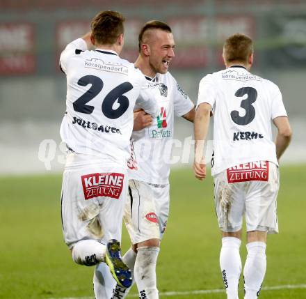 Fussball Bundesliga. RZ Pellets WAC gegen FC Wacker Innsbruck. Torjubel  Peter Zulj, Manuel Kerhe, Michael Sollbauer (WAC). Klagenfurt, 8.2.2014.
Foto: Kuess

---
pressefotos, pressefotografie, kuess, qs, qspictures, sport, bild, bilder, bilddatenbank