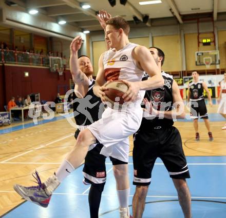 Basketball 2. Bundesliga. Woerthersee Piraten gegen Villach Raiders.  Paul Koroschitz, (Piraten), Nino Gross, Matic Pticak  (Villach). Klagenfurt, am 15.2.2014.
Foto: Kuess
---
pressefotos, pressefotografie, kuess, qs, qspictures, sport, bild, bilder, bilddatenbank