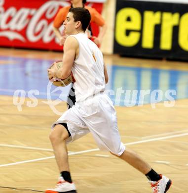 Basketball 2. Bundesliga. Woerthersee Piraten gegen Villach Raiders.  Martin Breithuber (Piraten). Klagenfurt, am 15.2.2014.
Foto: Kuess
---
pressefotos, pressefotografie, kuess, qs, qspictures, sport, bild, bilder, bilddatenbank