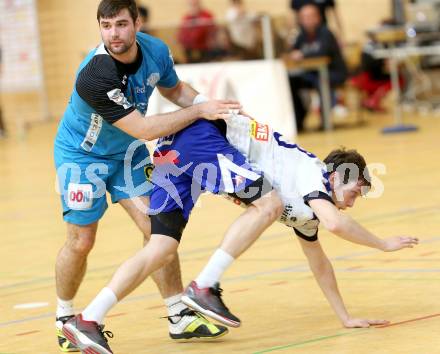 Handball HLA. SC Ferlach gegen HC Linz AG. Matevz Cemas, (Ferlach),  Julius Hoflehner (Linz). Ferlach, 15.2.2014.
Foto: Kuess
---
pressefotos, pressefotografie, kuess, qs, qspictures, sport, bild, bilder, bilddatenbank