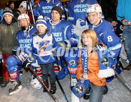 EBEL. Eishockey Bundesliga. Showtraining VSV am Rathausplatz in Villach.  Markus Peintner, Eric HUnter, Mario Lamoureux. Villach, am 21.2.2014.
Foto: Kuess 


---
pressefotos, pressefotografie, kuess, qs, qspictures, sport, bild, bilder, bilddatenbank