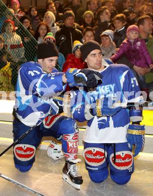 EBEL. Eishockey Bundesliga. Showtraining VSV am Rathausplatz in Villach.  Derek Ryan, Eric Hunter. Villach, am 21.2.2014.
Foto: Kuess 


---
pressefotos, pressefotografie, kuess, qs, qspictures, sport, bild, bilder, bilddatenbank