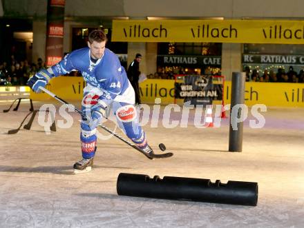 EBEL. Eishockey Bundesliga. Showtraining VSV am Rathausplatz in Villach.  Curtis Fraser. Villach, am 21.2.2014.
Foto: Kuess 


---
pressefotos, pressefotografie, kuess, qs, qspictures, sport, bild, bilder, bilddatenbank