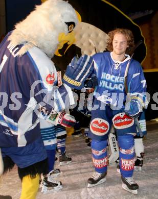 EBEL. Eishockey Bundesliga. Showtraining VSV am Rathausplatz in Villach.  Villi, John Hughes. Villach, am 21.2.2014.
Foto: Kuess 


---
pressefotos, pressefotografie, kuess, qs, qspictures, sport, bild, bilder, bilddatenbank