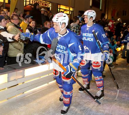 EBEL. Eishockey Bundesliga. Showtraining VSV am Rathausplatz in Villach.  Mario Lamoureux, Stefan Bacher. Villach, am 21.2.2014.
Foto: Kuess 


---
pressefotos, pressefotografie, kuess, qs, qspictures, sport, bild, bilder, bilddatenbank