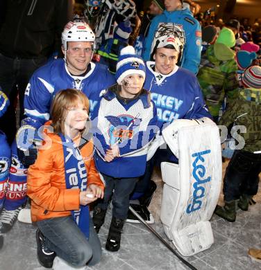 EBEL. Eishockey Bundesliga. Showtraining VSV am Rathausplatz in Villach.  Mario Lamoureux, Jean Philippe Lamoureux. Villach, am 21.2.2014.
Foto: Kuess 


---
pressefotos, pressefotografie, kuess, qs, qspictures, sport, bild, bilder, bilddatenbank