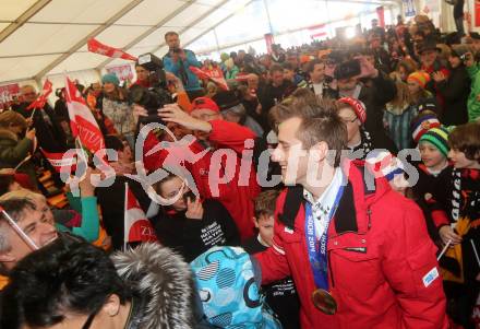 Schi Alpin. Empfang Abfahrtsolympiasieger Matthias Mayer. Matthias Mayer, Fans.  Afritz, am 22.2.2014.
Foto: Kuess
---
pressefotos, pressefotografie, kuess, qs, qspictures, sport, bild, bilder, bilddatenbank