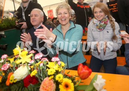 Schi Alpin. Empfang Abfahrtsolympiasieger Matthias Mayer.  Claudia Strobl.  Afritz, am 22.2.2014.
Foto: Kuess
---
pressefotos, pressefotografie, kuess, qs, qspictures, sport, bild, bilder, bilddatenbank