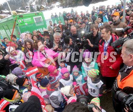 Schi Alpin. Empfang Abfahrtsolympiasieger Matthias Mayer.  Fans, Matthias Mayer.  Afritz, am 22.2.2014.
Foto: Kuess
---
pressefotos, pressefotografie, kuess, qs, qspictures, sport, bild, bilder, bilddatenbank