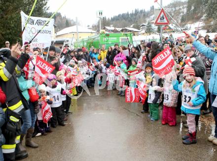 Schi Alpin. Empfang Abfahrtsolympiasieger Matthias Mayer.  Spalier der Kindergartenkinder.  Afritz, am 22.2.2014.
Foto: Kuess
---
pressefotos, pressefotografie, kuess, qs, qspictures, sport, bild, bilder, bilddatenbank