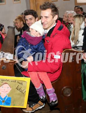 Schi Alpin. Empfang Abfahrtsolympiasieger Matthias Mayer.  Matthias Mayer mit seiner Cousine.  Afritz, am 22.2.2014.
Foto: Kuess
---
pressefotos, pressefotografie, kuess, qs, qspictures, sport, bild, bilder, bilddatenbank