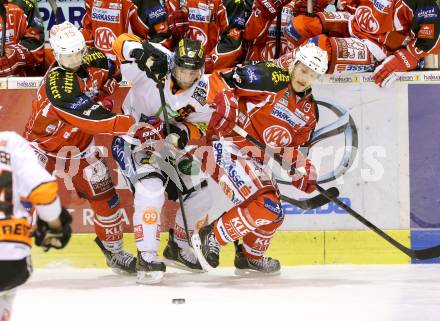 EBEL. Eishockey Bundesliga. KAC gegen Moser Medical Graz 99ers. Paul Schellander,  Stephan Geier (KAC), Roland Kaspitz, (Graz). Klagenfurt, am 24.2.2014.
Foto: Kuess 

---
pressefotos, pressefotografie, kuess, qs, qspictures, sport, bild, bilder, bilddatenbank