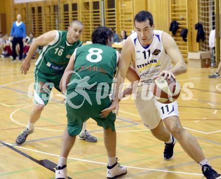 Basketball 2. Bundesliga. WSG Raiffeisem Radenthein gegen BK Mattersburg. Lovro Hren, (Radenthein),  Wolfgang Trager, Corey Hallett (Mattersburg). Radenthein, 1.3.2014.
Foto: Kuess

---
pressefotos, pressefotografie, kuess, qs, qspictures, sport, bild, bilder, bilddatenbank