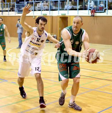 Basketball 2. Bundesliga. WSG Raiffeisem Radenthein gegen BK Mattersburg. Peter Gleissner,  (Radenthein), Corey Hallett (Mattersburg). Radenthein, 1.3.2014.
Foto: Kuess

---
pressefotos, pressefotografie, kuess, qs, qspictures, sport, bild, bilder, bilddatenbank