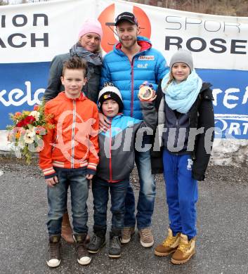 Biathlon. Empfang Bronzemedaillengewinner in Sotschi Daniel Mesotisch.  Daniel Mesotisch, Ehefrau Sam,  Kinder Lasse, Sami,  Soli. St. Jakob im Rosental, am 1.3.2014.
Foto: Kuess


---
pressefotos, pressefotografie, kuess, qs, qspictures, sport, bild, bilder, bilddatenbank