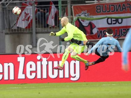 Fussball Laenderspiel. Oesterreich gegen Uruguay. Robert Almer, (Oesterreich), Christian Rodriguez  (Uruguay). Klagenfurt, 5.3.2014.
Foto: Kuess

---
pressefotos, pressefotografie, kuess, qs, qspictures, sport, bild, bilder, bilddatenbank