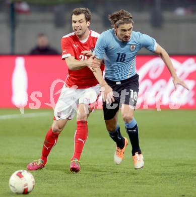 Fussball Laenderspiel. Oesterreich gegen Uruguay. Andreas Ivanschitz, (Oesterreich), Gaston Ramirez  (Uruguay). Klagenfurt, 5.3.2014.
Foto: Kuess

---
pressefotos, pressefotografie, kuess, qs, qspictures, sport, bild, bilder, bilddatenbank