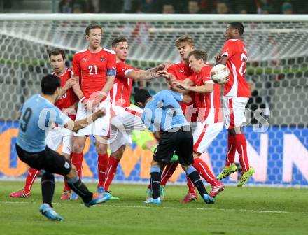 Fussball Laenderspiel. Oesterreich gegen Uruguay. Andreas Ivanschitz, Marc Janko, Marko Arnautovic, Lukas Hinterseer, Florian Klein, David Alaba,  (Oesterreich), Luis Suarez, Walter Gargano (Uruguay). Klagenfurt, 5.3.2014.
Foto: Kuess

---
pressefotos, pressefotografie, kuess, qs, qspictures, sport, bild, bilder, bilddatenbank