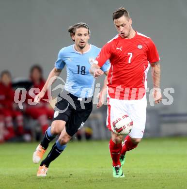 Fussball Laenderspiel. Oesterreich gegen Uruguay. Marko Arnautovic, (Oesterreich), Gaston Ramirez  (Uruguay). Klagenfurt, 5.3.2014.
Foto: Kuess

---
pressefotos, pressefotografie, kuess, qs, qspictures, sport, bild, bilder, bilddatenbank