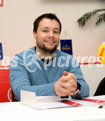 EBEL Eishockey Bundesliga. KAC. Neuer Trainer Martin Stloukal. Klagenfurt, 6.3.2014.
Foto: Kuess
---
pressefotos, pressefotografie, kuess, qs, qspictures, sport, bild, bilder, bilddatenbank