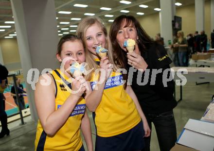 Volleyball MEVZA. Final Four. Finale. SK Aich/Dob gegen ACH Volley Ljubljana. Fans mit AiDo Eis (Aich/Dob). Bleiburg, 12.3.2014. 
Foto: Kuess
---
pressefotos, pressefotografie, kuess, qs, qspictures, sport, bild, bilder, bilddatenbank