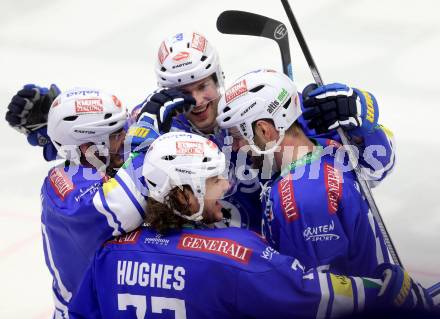 EBEL. Eishockey Bundesliga. EC VSV gegen UPC Vienna Capitals. Torjubel John Hughes, Derek Ryan, Scott Hotham (VSV). Villach, am 14.3.2014.
Foto: Kuess 


---
pressefotos, pressefotografie, kuess, qs, qspictures, sport, bild, bilder, bilddatenbank