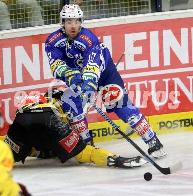 EBEL. Eishockey Bundesliga. EC VSV gegen UPC Vienna Capitals. Brock McBride, (VSV), Sven Klimbacher  (Vienna). Villach, am 14.3.2014.
Foto: Kuess 


---
pressefotos, pressefotografie, kuess, qs, qspictures, sport, bild, bilder, bilddatenbank