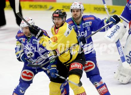 EBEL. Eishockey Bundesliga. EC VSV gegen UPC Vienna Capitals. Cole Jarrett, Scott Hotham,  (VSV), Kris Beech (Vienna). Villach, am 14.3.2014.
Foto: Kuess 


---
pressefotos, pressefotografie, kuess, qs, qspictures, sport, bild, bilder, bilddatenbank