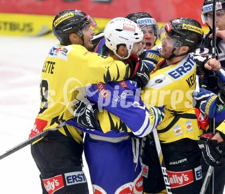 EBEL. Eishockey Bundesliga. EC VSV gegen UPC Vienna Capitals. Cole Jarrett,  (VSV), Mike Ouellette, Justin Keller (Vienna). Villach, am 14.3.2014.
Foto: Kuess 


---
pressefotos, pressefotografie, kuess, qs, qspictures, sport, bild, bilder, bilddatenbank