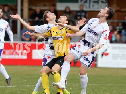 Fussball Regionalliga. SAK gegen Voecklamarkt. Daniel Perkounig, Darjan Aleksic, (SAK), Mersudin Jukic  (Voecklamarkt). Welzenegg, amm 15.3.2014.
Foto: Kuess
---
pressefotos, pressefotografie, kuess, qs, qspictures, sport, bild, bilder, bilddatenbank