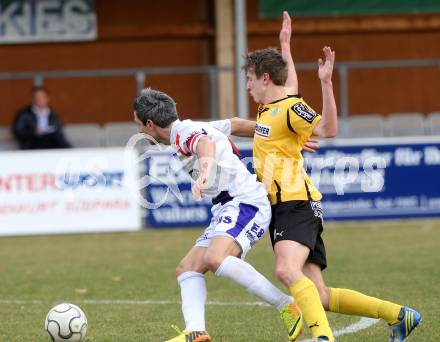 Fussball Regionalliga. SAK gegen Voecklamarkt. Thomas Riedl,  (SAK), Joachim Gilhofer (Voecklamarkt). Welzenegg, amm 15.3.2014.
Foto: Kuess
---
pressefotos, pressefotografie, kuess, qs, qspictures, sport, bild, bilder, bilddatenbank