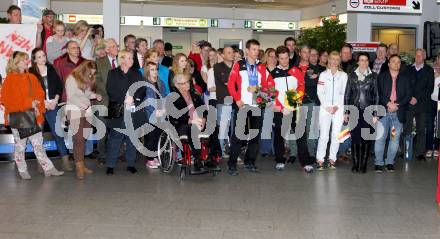 Behindertensport. Paralympics. Empfang Doppelgoldmedaillengewinner Markus Salcher.  Markus Salcher, Thomas Grochar, Fans. Klagenfurt, am 17.3.2014.
Foto: Kuess
---
pressefotos, pressefotografie, kuess, qs, qspictures, sport, bild, bilder, bilddatenbank