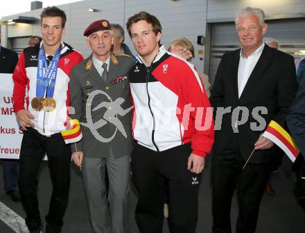 Behindertensport. Paralympics. Empfang Doppelgoldmedaillengewinner Markus Salcher.  Markus Salcher, Brigadier Gitschthaler, Thomas Grochar, Reinhard Tellian. Klagenfurt, am 17.3.2014.
Foto: Kuess
---
pressefotos, pressefotografie, kuess, qs, qspictures, sport, bild, bilder, bilddatenbank