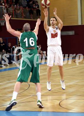 Basketball 2. Bundesliga. Woerthersee Piraten gegen BK Mattersburg Rocks.  Maximilian Kunovjanek (Piraten), Hallett Corey (Mattersburg). Klagenfurt, am 22.3.2014.
Foto: Kuess 
---
pressefotos, pressefotografie, kuess, qs, qspictures, sport, bild, bilder, bilddatenbank