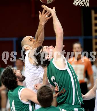 Basketball 2. Bundesliga. Woerthersee Piraten gegen BK Mattersburg Rocks. Joachim Buggelsheim (Piraten), Traeger Wolfgang  (Mattersburg). Klagenfurt, am 22.3.2014.
Foto: Kuess 
---
pressefotos, pressefotografie, kuess, qs, qspictures, sport, bild, bilder, bilddatenbank