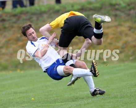 Fussball 1. Klasse D. Griffen gegen Klopeiner See. Matthias Johann Ehrlich(Griffen), Raphael Rotim (Klopeiner See). Griffen, am 5.4.1014.
Foto: Kuess
---
pressefotos, pressefotografie, kuess, qs, qspictures, sport, bild, bilder, bilddatenbank