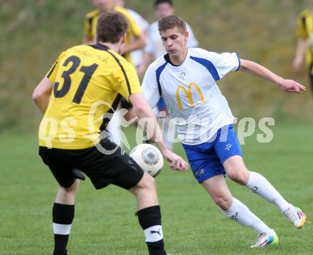 Fussball 1. Klasse D. Griffen gegen Klopeiner See. Matthias Johann Ehrlich,  (Griffen), Johann Konrad Povoden (Klopeiner See). Griffen, am 5.4.1014.
Foto: Kuess
---
pressefotos, pressefotografie, kuess, qs, qspictures, sport, bild, bilder, bilddatenbank