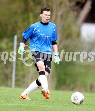 Fussball 1. Klasse D. Griffen gegen Klopeiner See. Gottfried Stefan (Griffen). Griffen, am 5.4.1014.
Foto: Kuess
---
pressefotos, pressefotografie, kuess, qs, qspictures, sport, bild, bilder, bilddatenbank