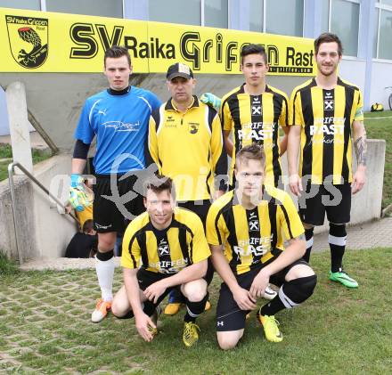 Fussball 1. Klasse D. Gottfried Stefan, Trainer Nevenko Vasiljevic, Daniel Horst Ramsauer, Thomas Partei, Jan Zamernik, Armin Rebernig (Griffen). Griffen, am 5.4.1014.
Foto: Kuess
---
pressefotos, pressefotografie, kuess, qs, qspictures, sport, bild, bilder, bilddatenbank