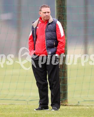 Fussball Unterliga Ost. DSG Sele Zell gegen KAC. Trainer Mario Frank (KAC). Zell Pfarre, am 6.4.2014.
Foto: Kuess
---
pressefotos, pressefotografie, kuess, qs, qspictures, sport, bild, bilder, bilddatenbank