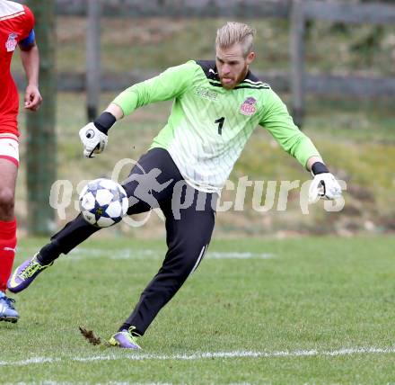 Fussball Unterliga Ost. DSG Sele Zell gegen KAC. Gregor David Ebner (KAC). Zell Pfarre, am 6.4.2014.
Foto: Kuess
---
pressefotos, pressefotografie, kuess, qs, qspictures, sport, bild, bilder, bilddatenbank